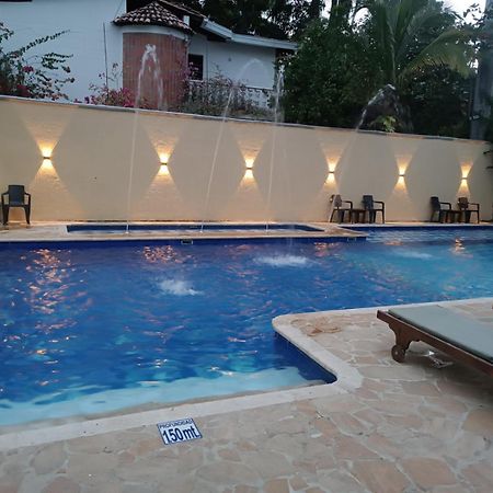 Hotel Y Restaurante Bienmesabe Santa Fe de Antioquia Extérieur photo