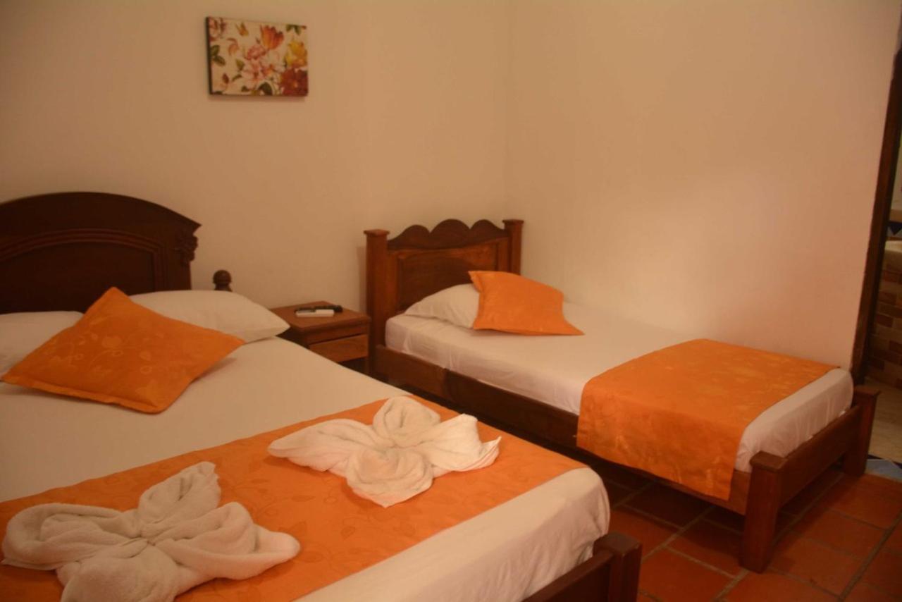 Hotel Y Restaurante Bienmesabe Santa Fe de Antioquia Extérieur photo