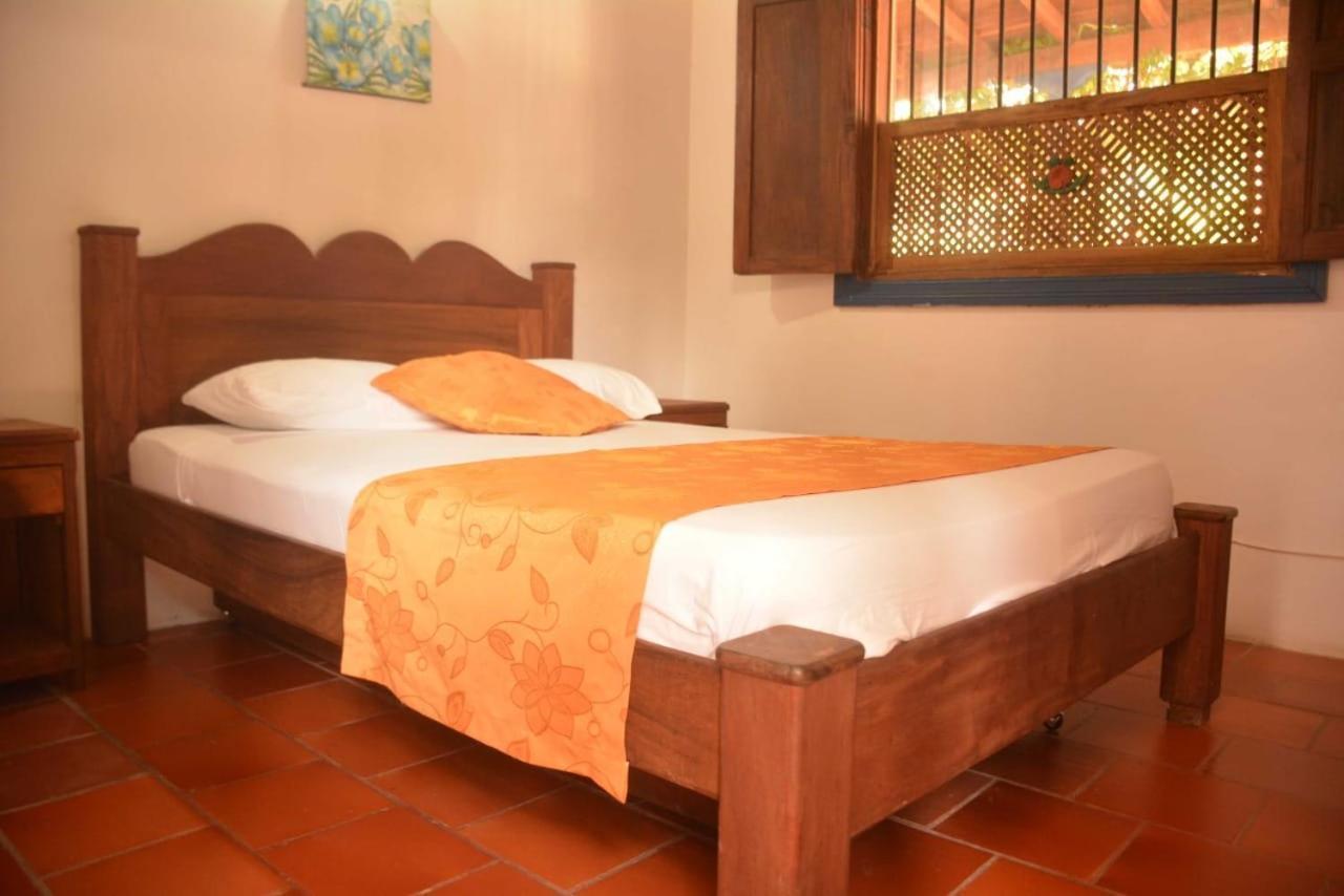 Hotel Y Restaurante Bienmesabe Santa Fe de Antioquia Extérieur photo