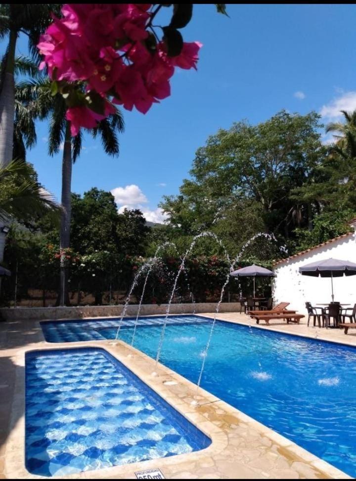 Hotel Y Restaurante Bienmesabe Santa Fe de Antioquia Extérieur photo