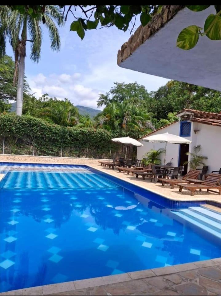 Hotel Y Restaurante Bienmesabe Santa Fe de Antioquia Extérieur photo