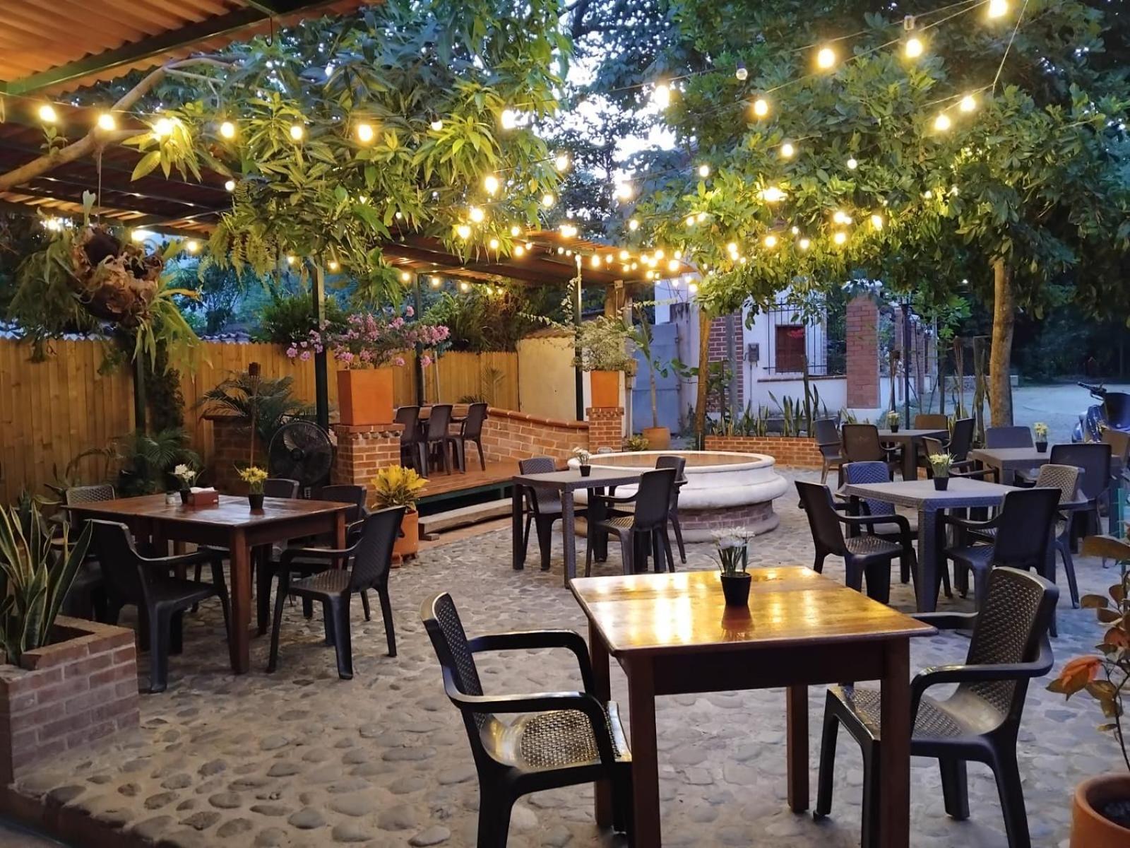Hotel Y Restaurante Bienmesabe Santa Fe de Antioquia Extérieur photo