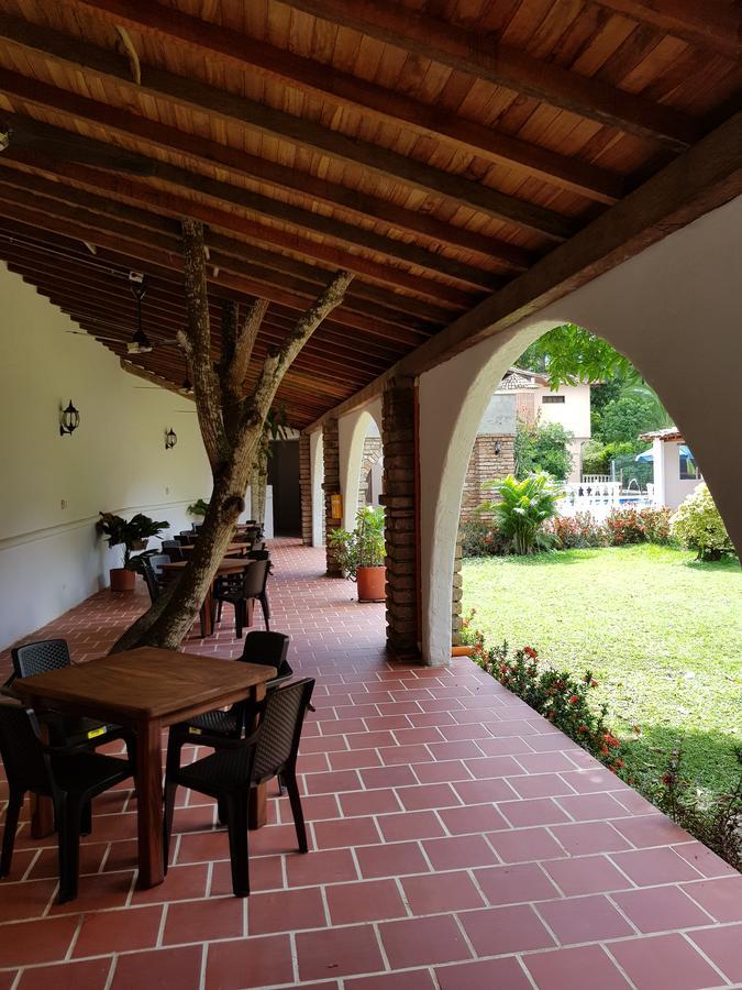 Hotel Y Restaurante Bienmesabe Santa Fe de Antioquia Extérieur photo