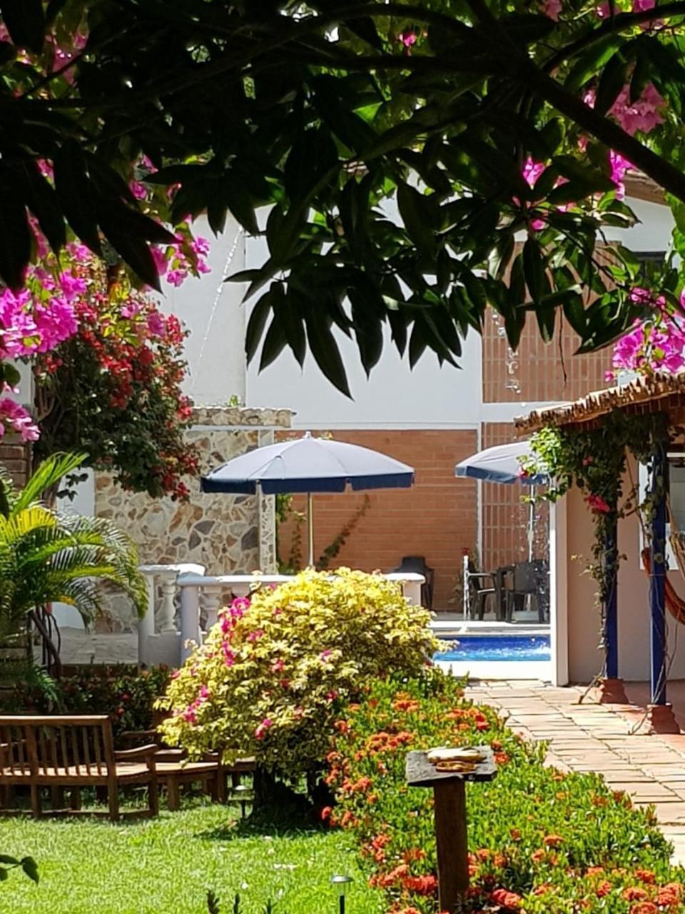 Hotel Y Restaurante Bienmesabe Santa Fe de Antioquia Extérieur photo